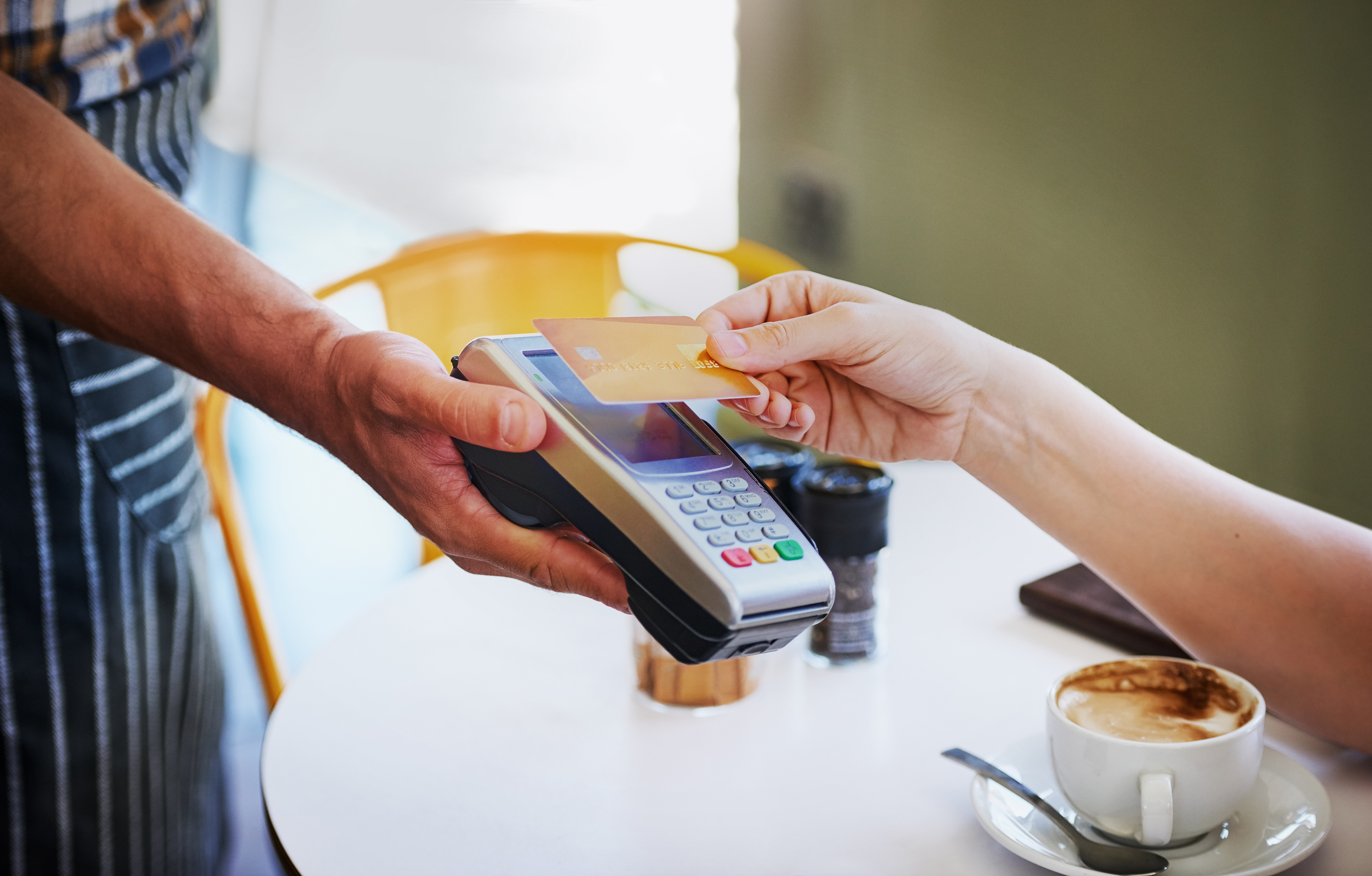 Contactless Payments Gain Ground on Big-Ticket Purchases